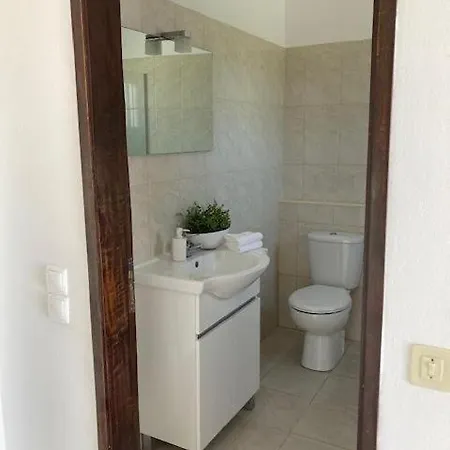 Typical Tm Flat With A Terrace And Sea View In Vsr Apartment Porches (Algarve)